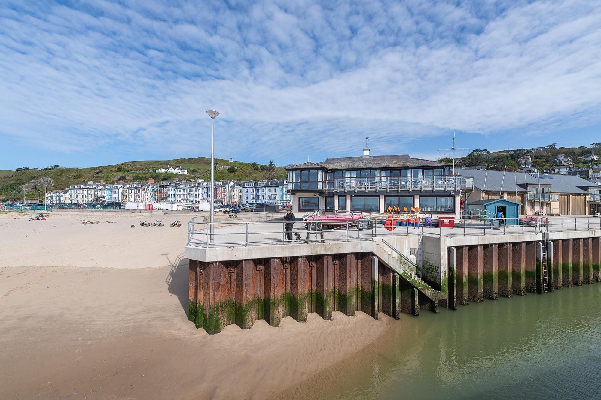 Spacious 3 Bedroom Sea View Flat Aberdyfi Exterior photo